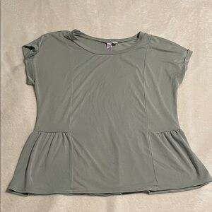 Alya Soft Green Short Sleeve Top